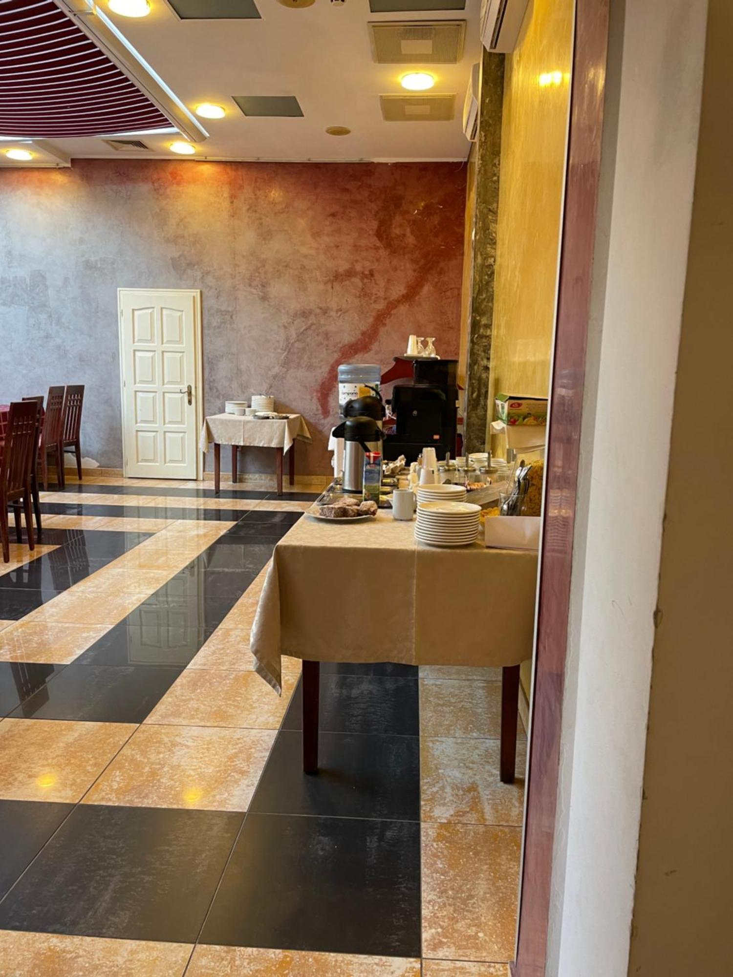 Hotel Sugas Sfântu-Gheorghe Eksteriør billede